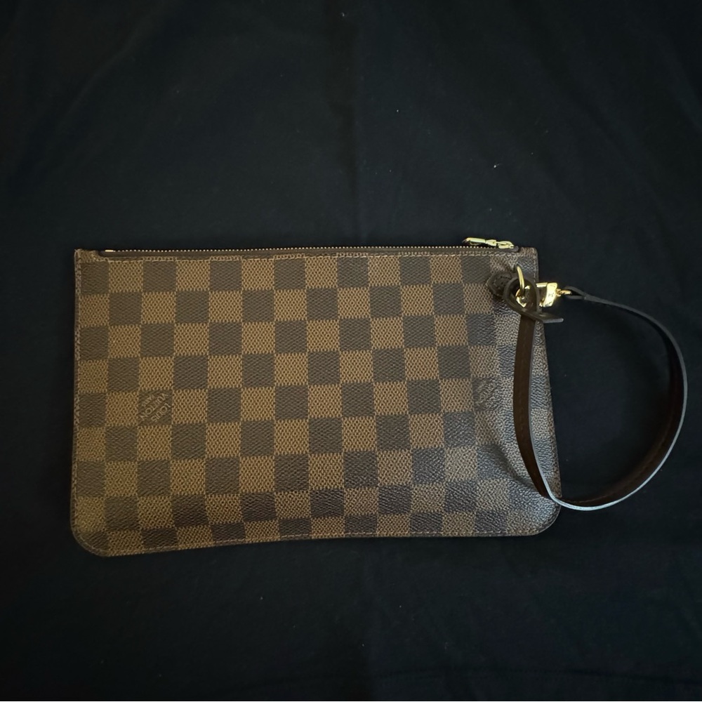AUTHENTIC Louis Vuitton Damier Ebene Neverfull Wristlet Pochette